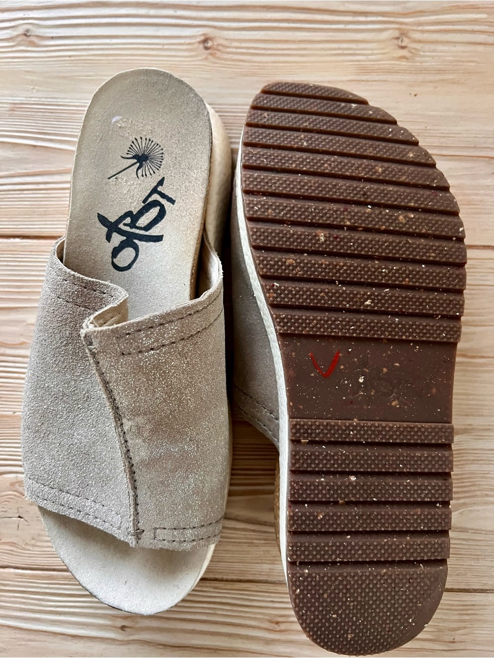 OTBT Metallic Slide Sandals Size 7 | Taupe Gold Comfort Platform Slides - Picture 5 of 5